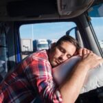 Es legal dormir en el coche