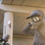 es legal escuchar música en moto