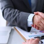 Cómo negociar un contrato laboral